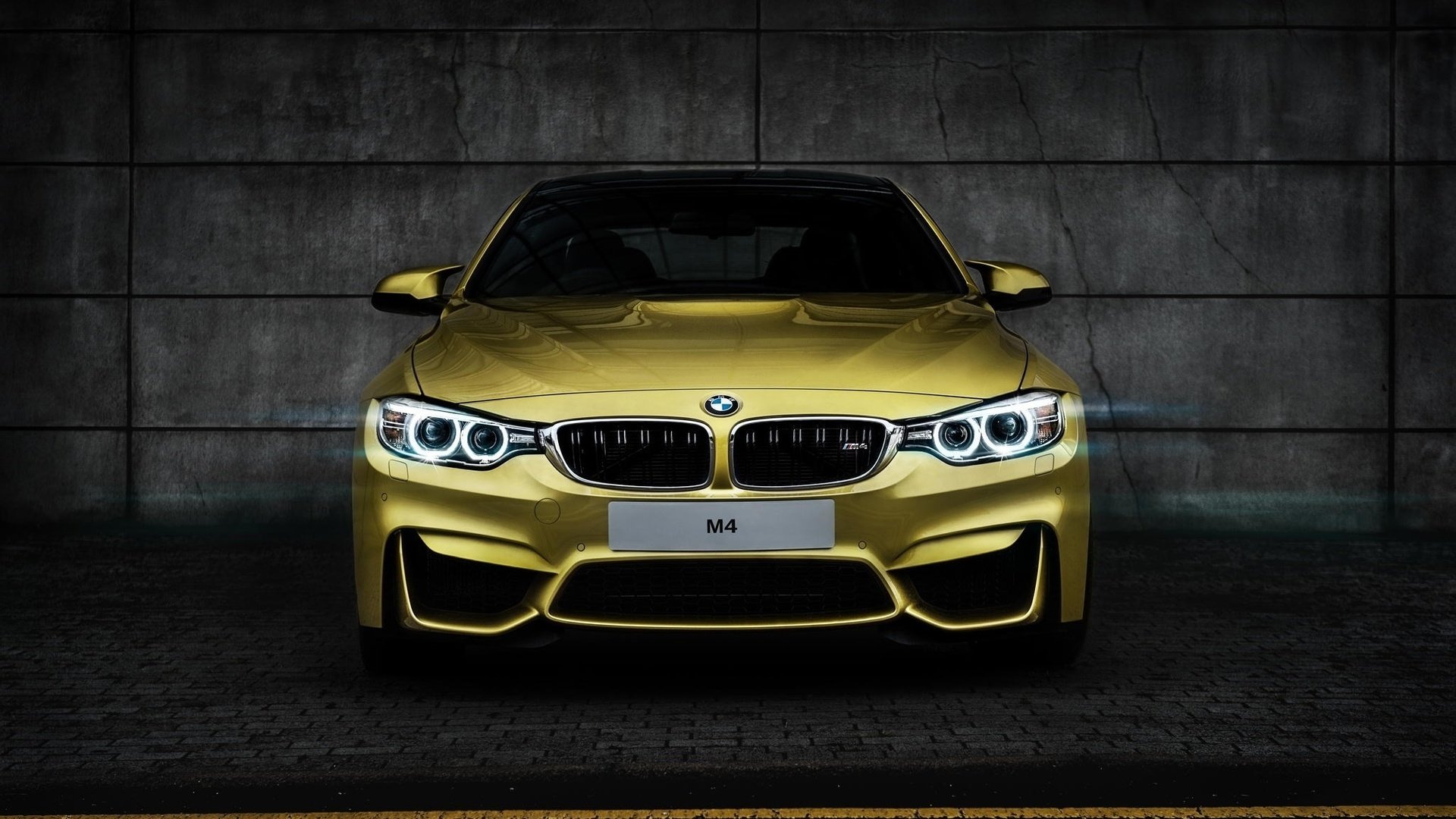 Бмв м4 обои. BMW m4 g82. BMW m4 желтая. BMW m5 f82. BMW m4 2016.