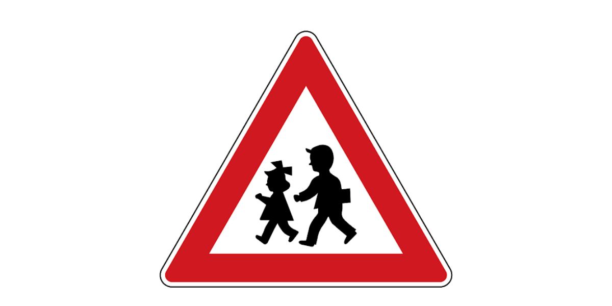 Знак бегущие дети в треугольнике