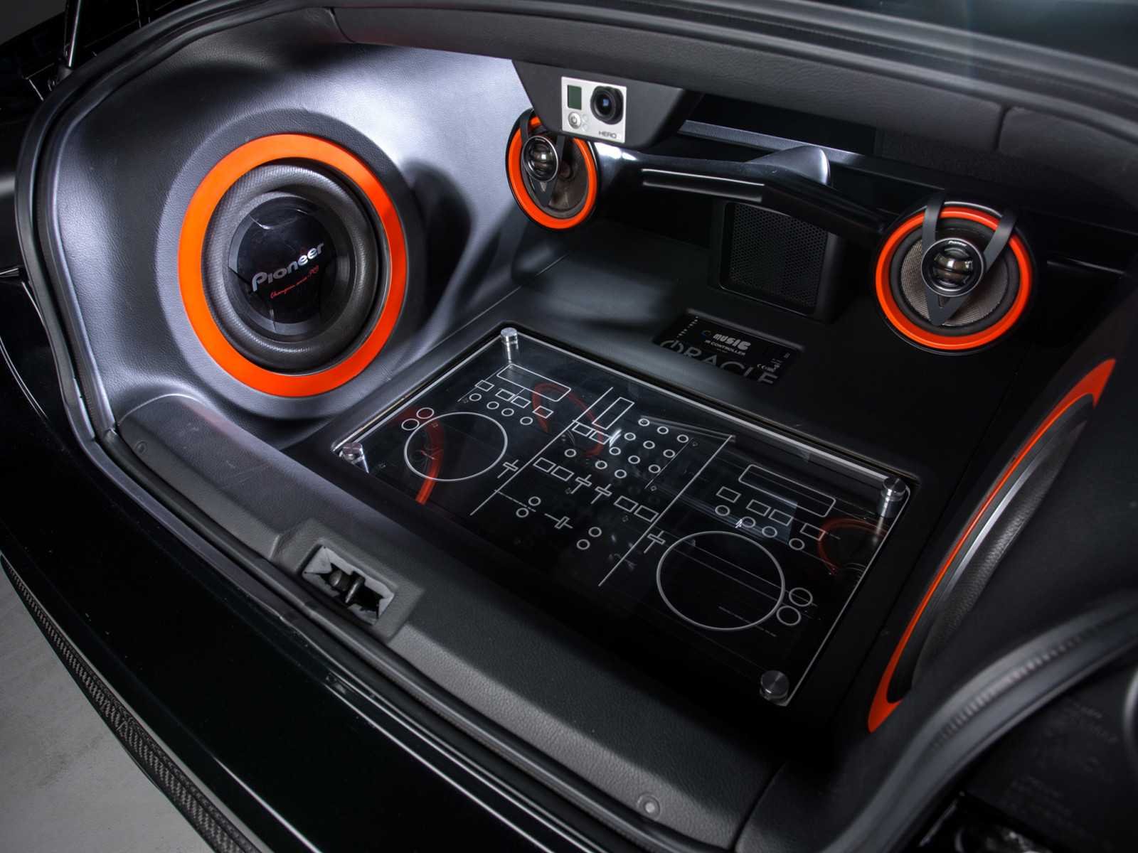 Звуки открытой машины. Car Audio в Bentley Continental 2008 Speakers. Car Audio в Bentley Continental gt 2008 Speakers. Автозвук sq BMW g31. Аудиосистема автомобиля.
