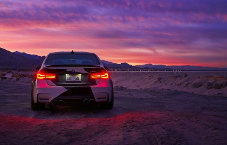 BMW m5 f90 на закате