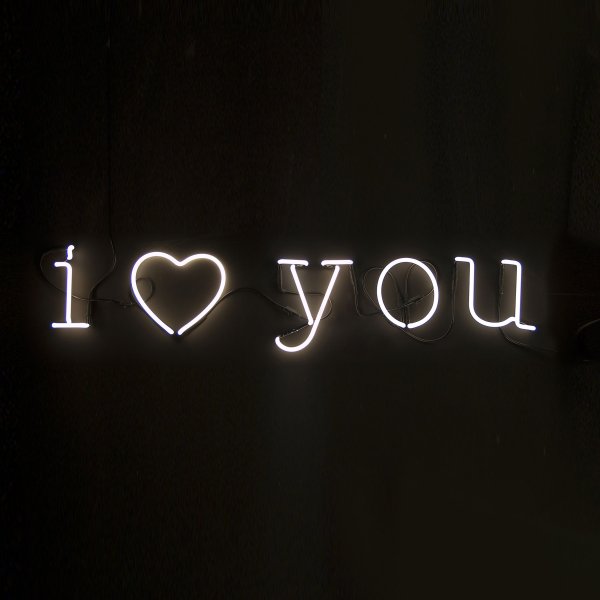 I Love you на черном фоне