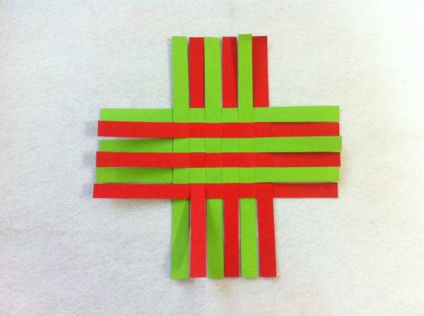 Из полосок бумаги