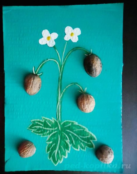 Панно из ореховой скорлупы