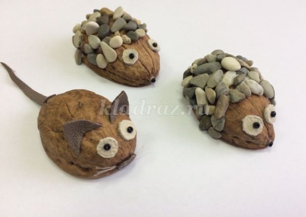 Сова из скорлупы грецкого ореха и пластилина