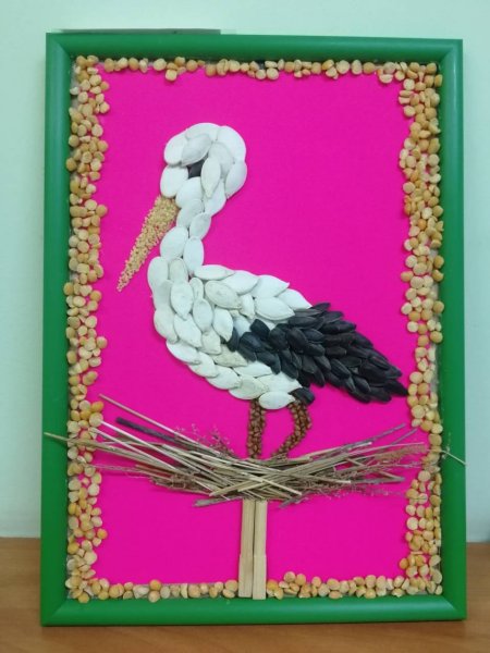 Аппликация Аист из ватных дисков