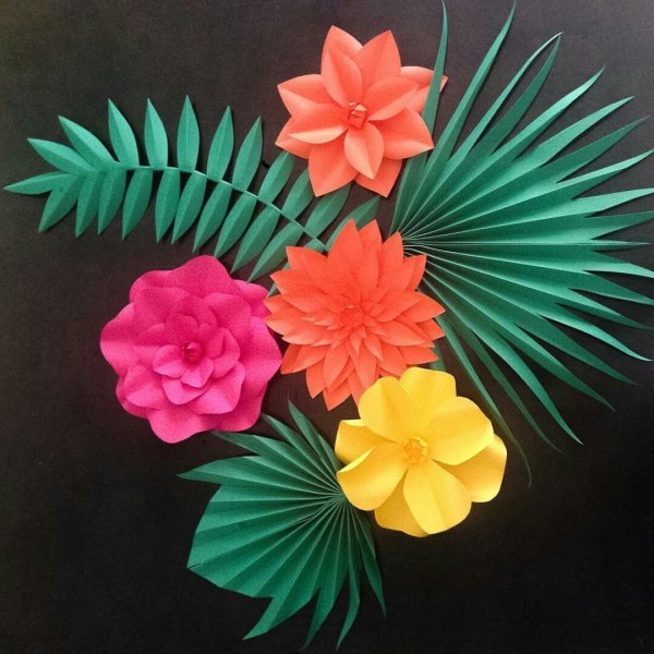 Объемный цветок на картоне