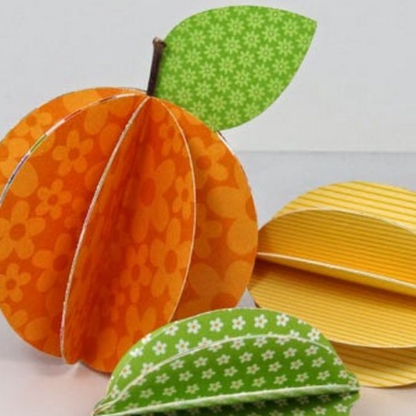 Апельсин из цветной бумаги