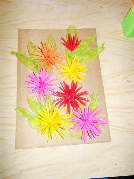 Цветы из цветных трубочек