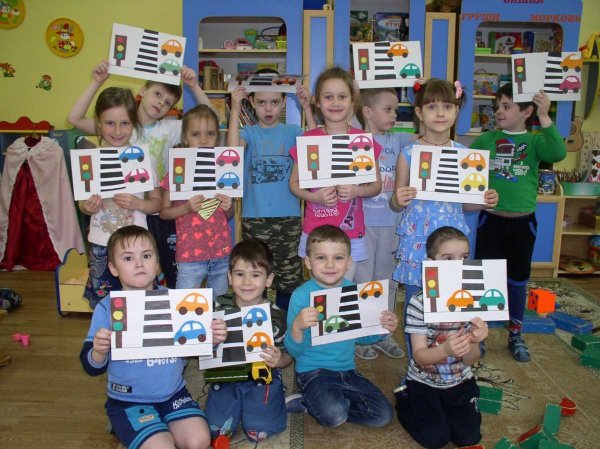 Аппликация по ПДД В старшей группе
