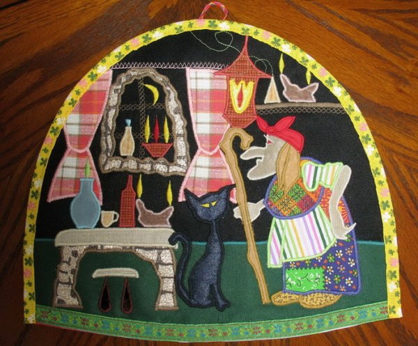 Панно из народных кукол из ткани