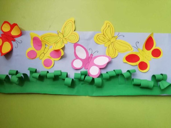 Коллективная аппликация бабочки на лугу старшая группа