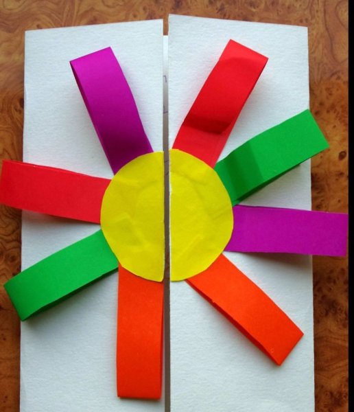 Подарок из цветной бумаги