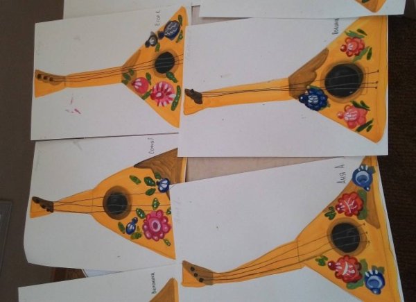 Роспись балалайки в подготовительной группе