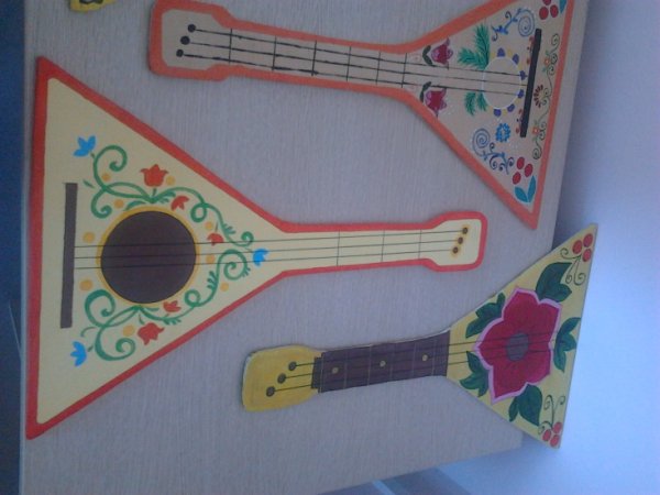 Балалайка из картона