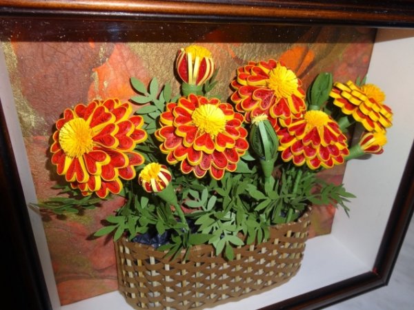 Поделка с бархатцами