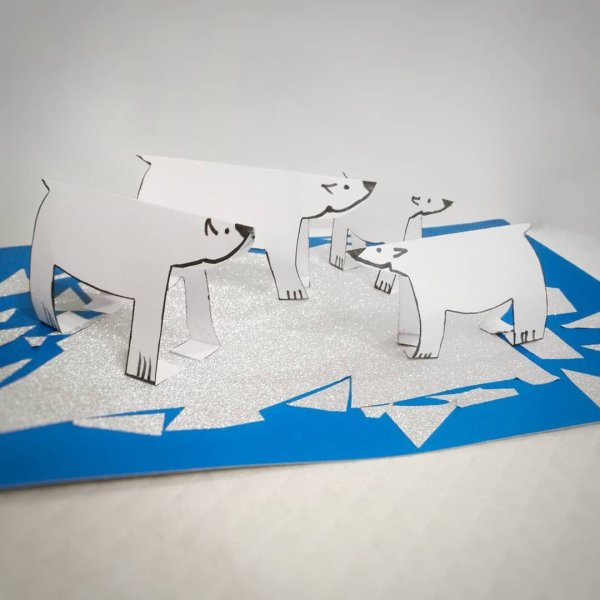 Объемный белый медведь