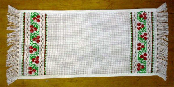 Вышивка на полотенце для ребенка