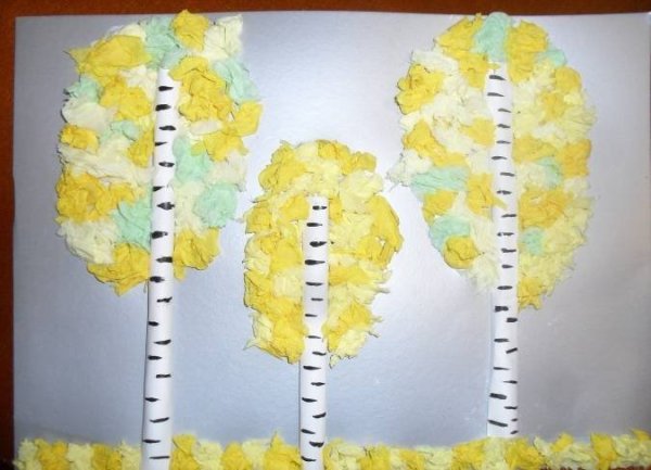Аппликация Обрывная осенние березы из бумаги