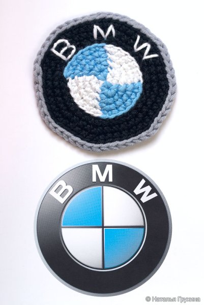 Значок БМВ крючком