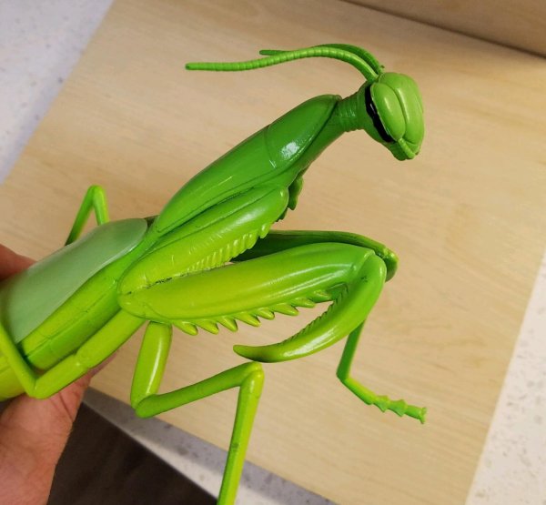 Богомол фигурка