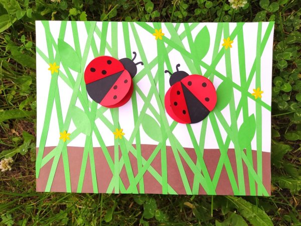 Поделка Божья коровка из цветной бумаги и картона