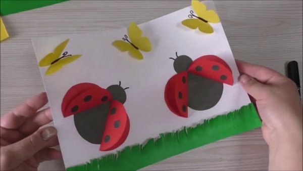 Божья коровка аппликация из бумаги