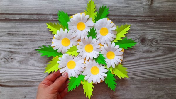 Букет ромашек из бумаги