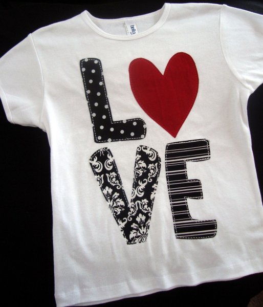 Украшение футболки