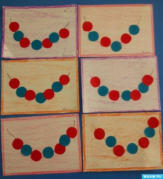 Бусы аппликация младшая группа