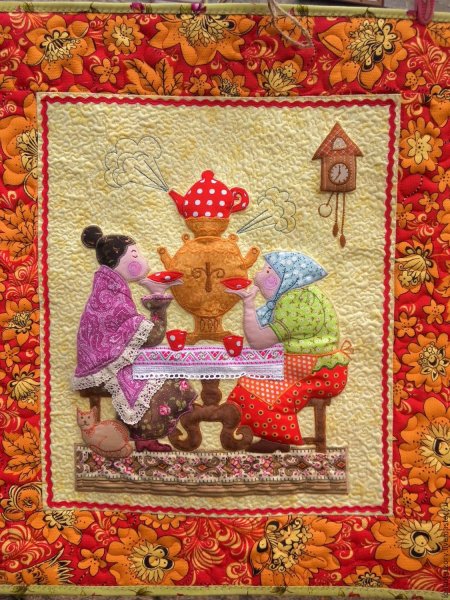 Панно кумушки у самовара