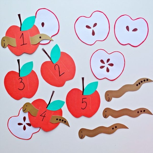Аппликация яблоко с червячком