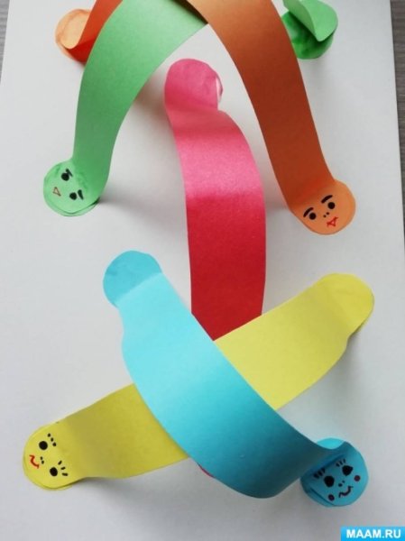 Червячок из бумаги для детей