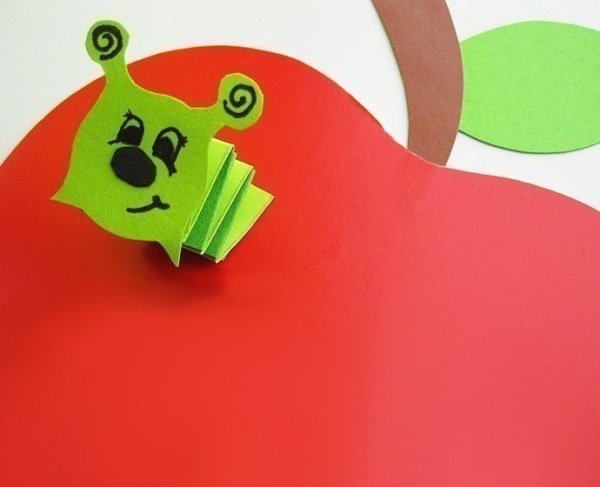 Аппликация червячок в яблочке