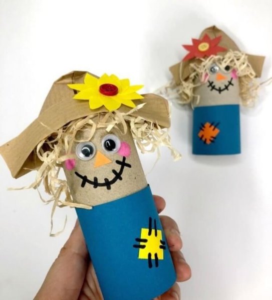 Огородное пугало из втулки от туалетной бумаги