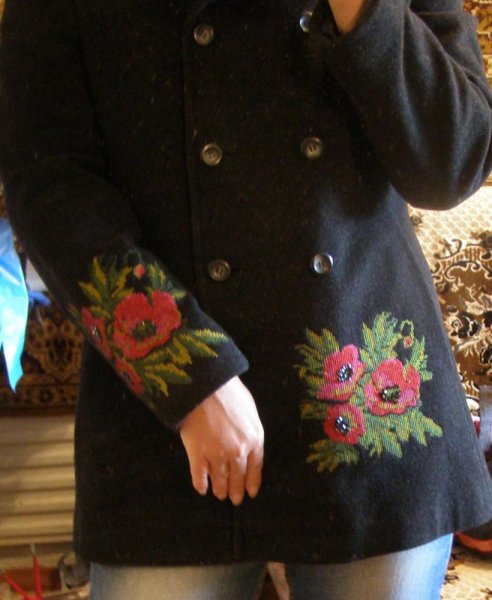Пальто с вышивкой