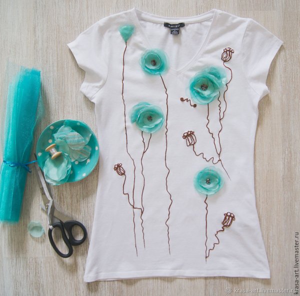 Украсить белую футболку