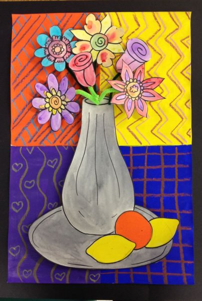 Натюрморт из цветной бумаги