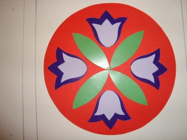 Декоративная аппликация из бумаги