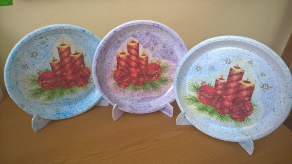 Декупаж одноразовой тарелки салфетками