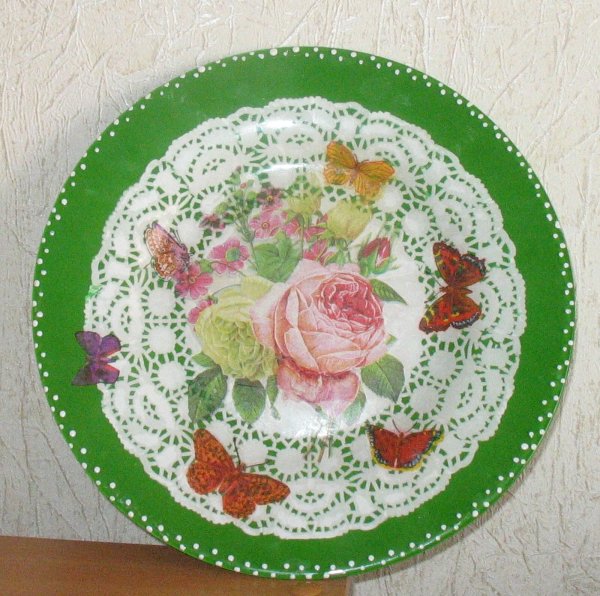 Декупаж одноразовых тарелок
