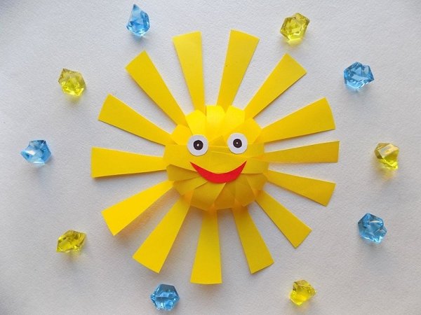 Солнышко из цветной бумаги