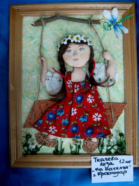 Поделка девочка на качелях