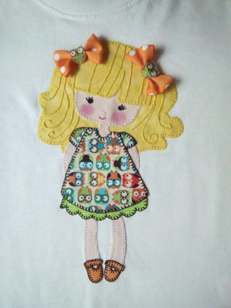 Аппликация из ткани девочка
