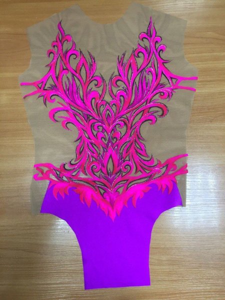 Аппликация на гимнастический купальник