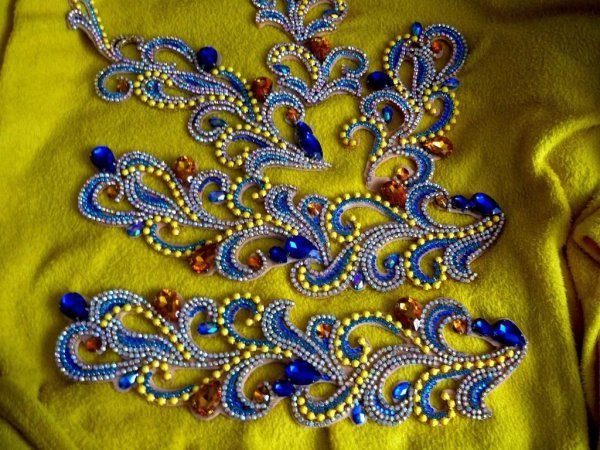Вышивка на восточных костюмах