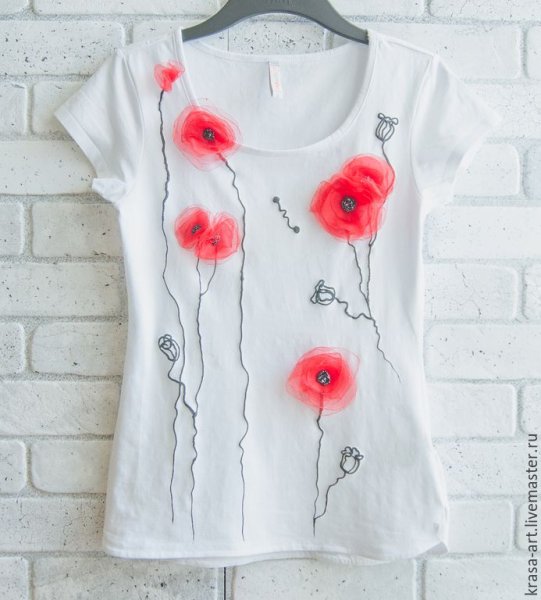 Украсить белую футболку