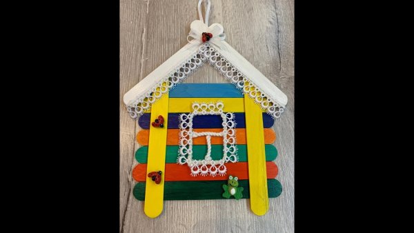 Уютный домик из палочек для мороженого