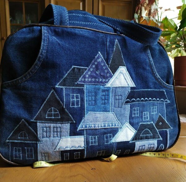 Джинсовые сумки с домиками