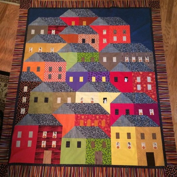 Панно с домиками лоскутное