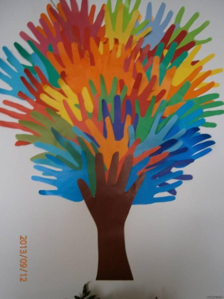 Дерево из ладошек